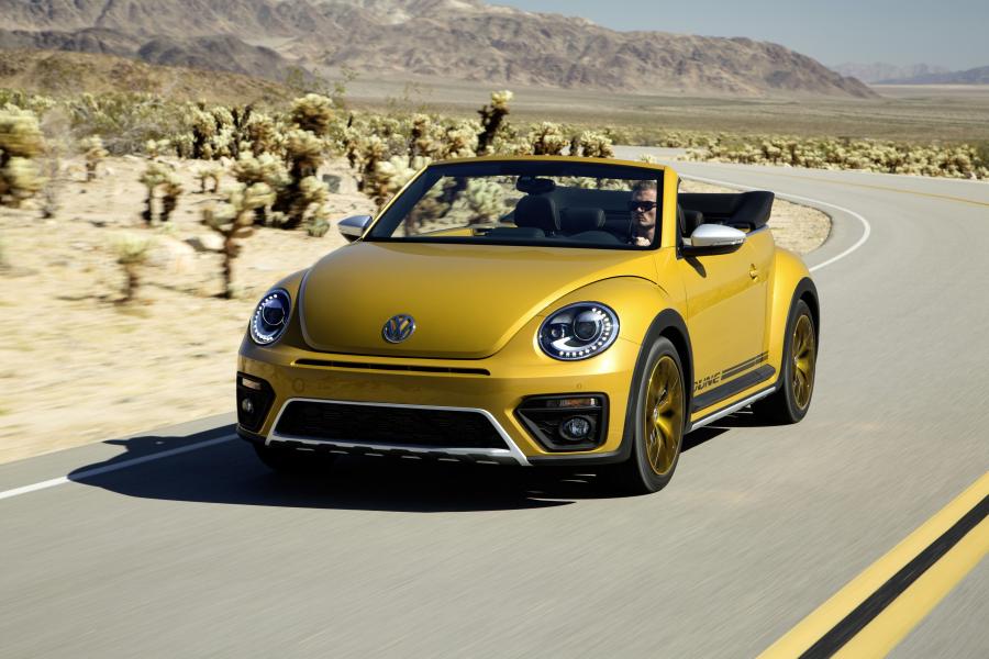  Volkswagen Beetle Dune Convertible 2016 года  (фото 32 из 32)
